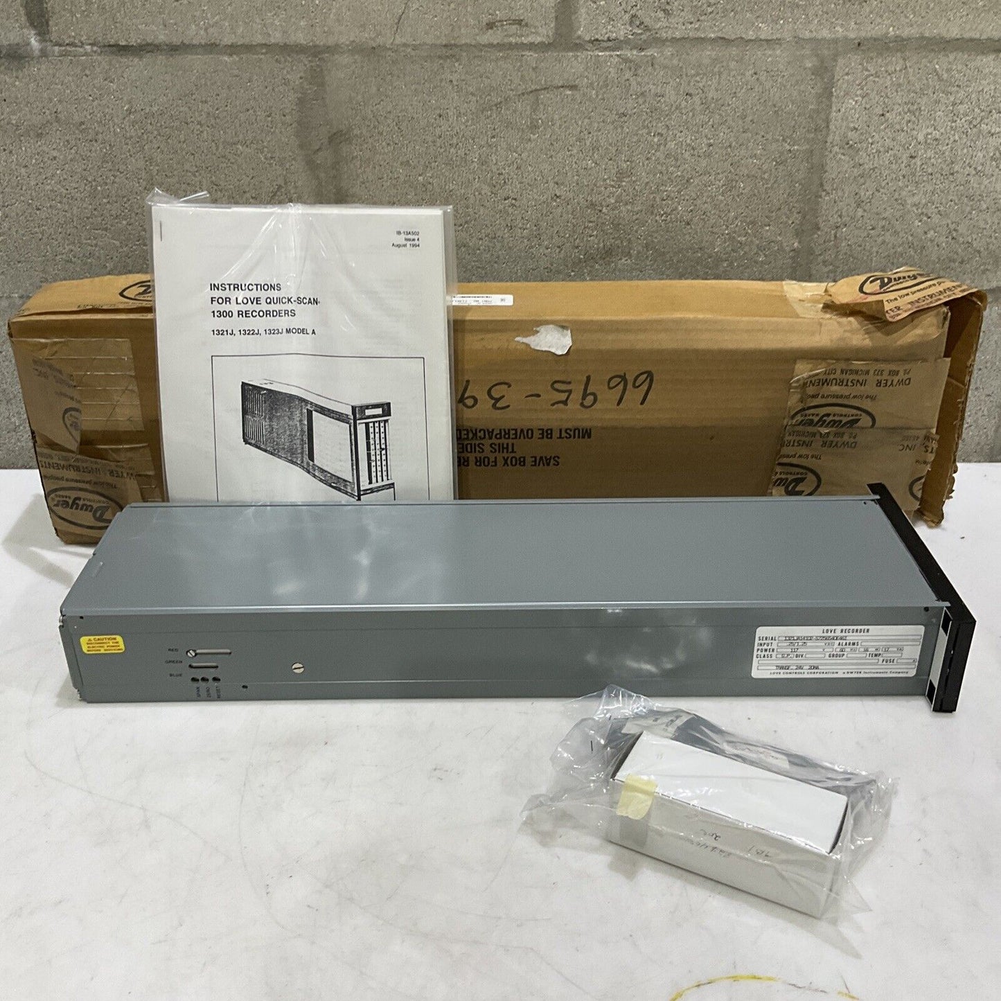 DWYER LOVE CONTROLS 1321JA14102 QUICK SCAN RECORDER 117V 60 HZ 373