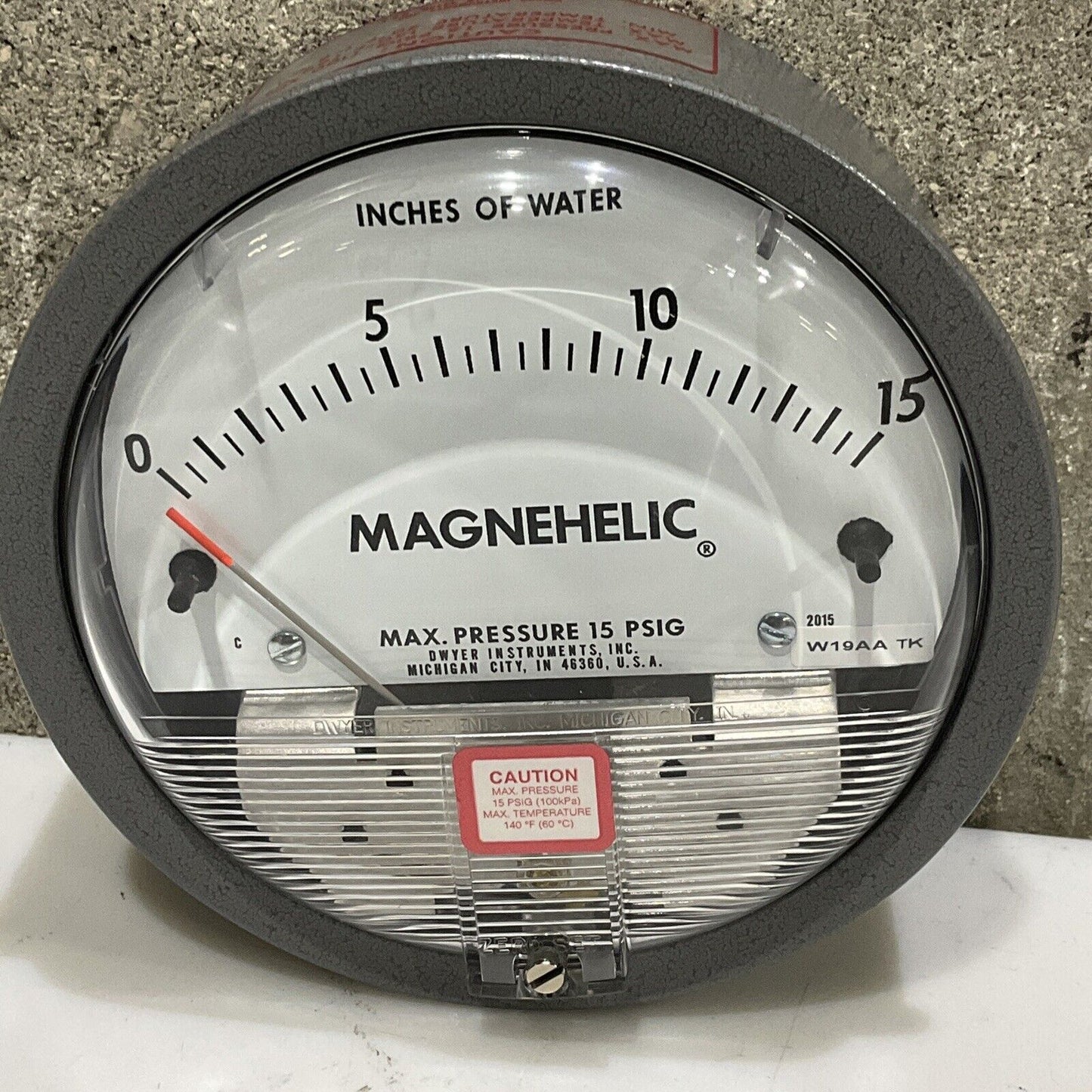 DWYER 2015 MAGNEHELICDIFFERENTIALPRESSURE GAUGE 15 PSIG 373