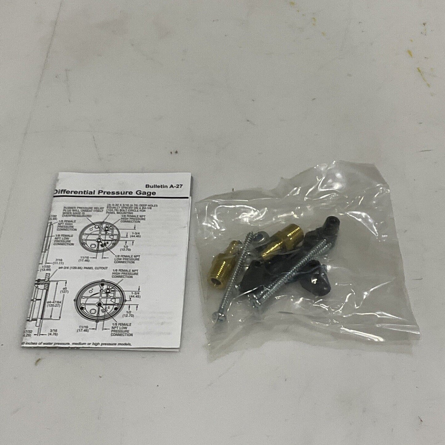 DWYER 2015 MAGNEHELICDIFFERENTIALPRESSURE GAUGE 15 PSIG 373