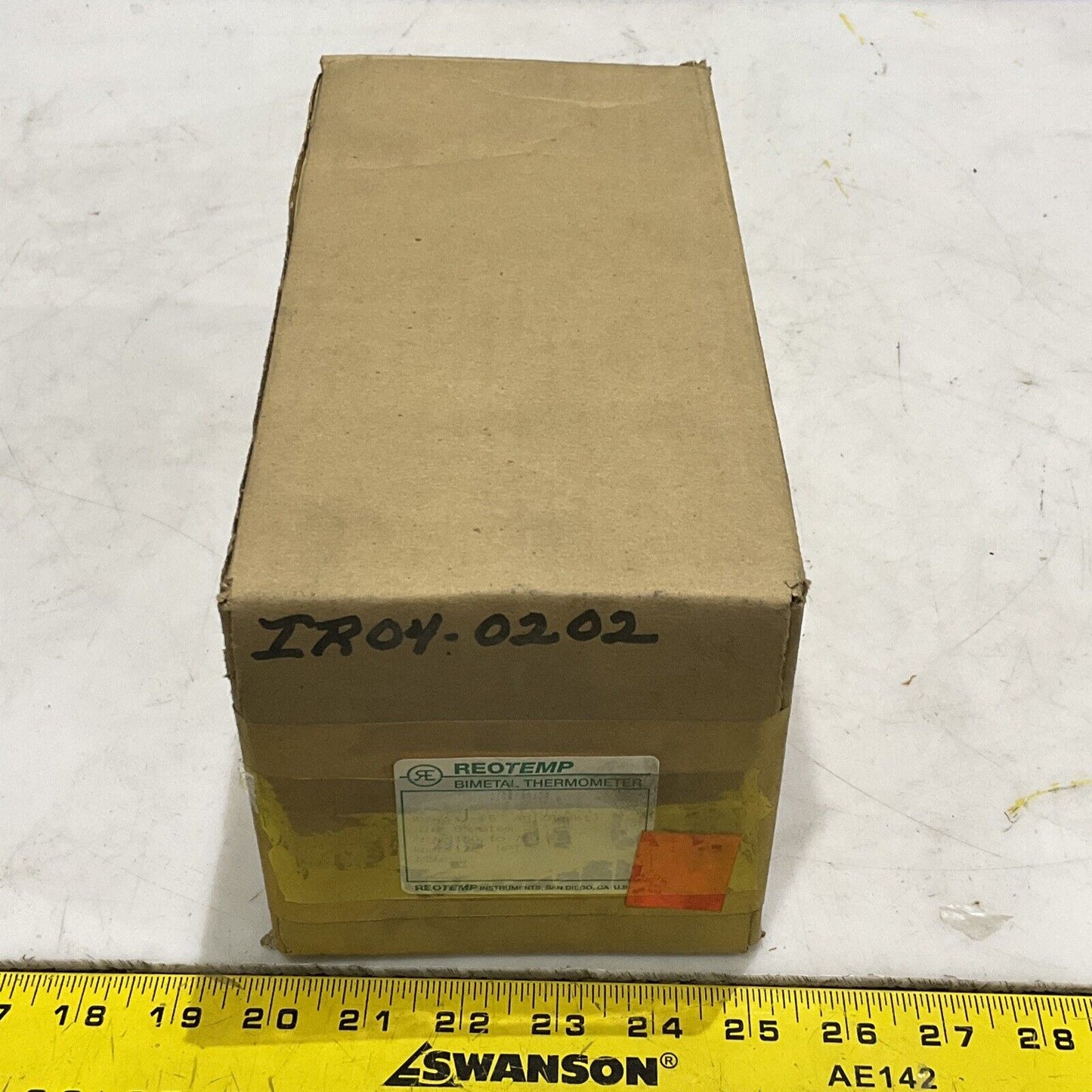 REOTEMP J BIMETAL THERMOMETER 6” STEM 150-750 F 1/2” NPT 373