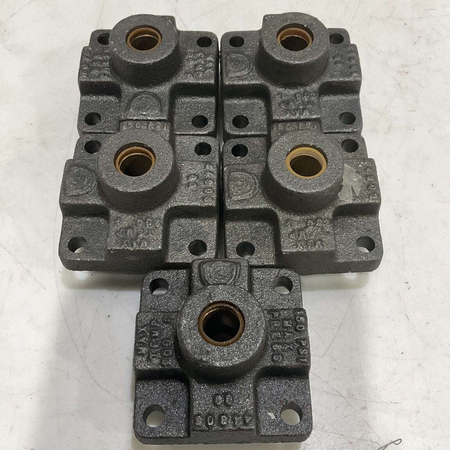 UCC 4401-37 ROD CAP ASSEMBLY 2 1/2” DIA AIR CYLINDER LOT OF 5 373
