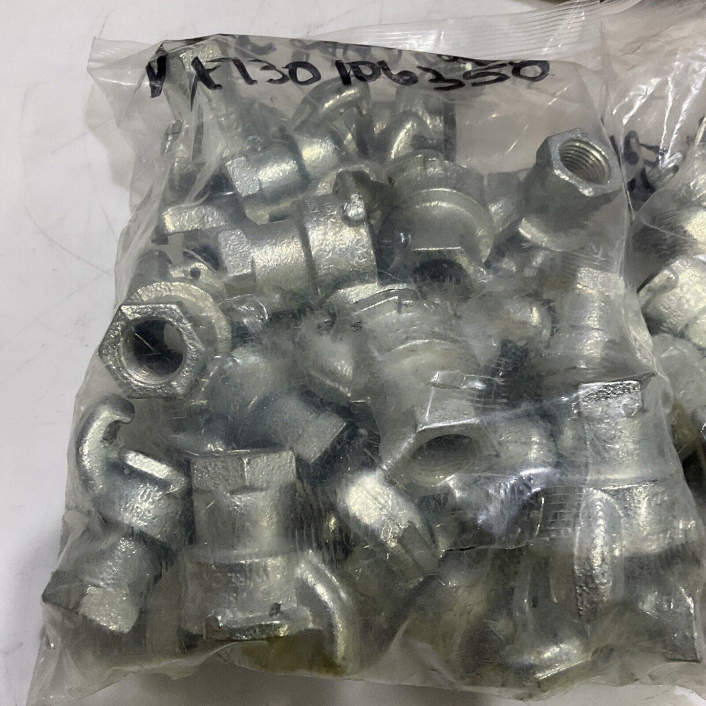 DIXON AM3 IRON AIR KING FEMALE NPT END WITH CLIPS LOT OF 47 373