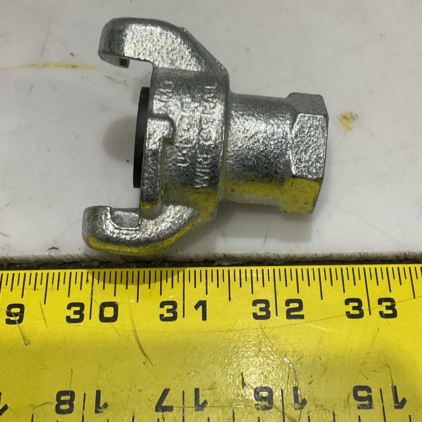 DIXON AM3 IRON AIR KING FEMALE NPT END WITH CLIPS LOT OF 47 373