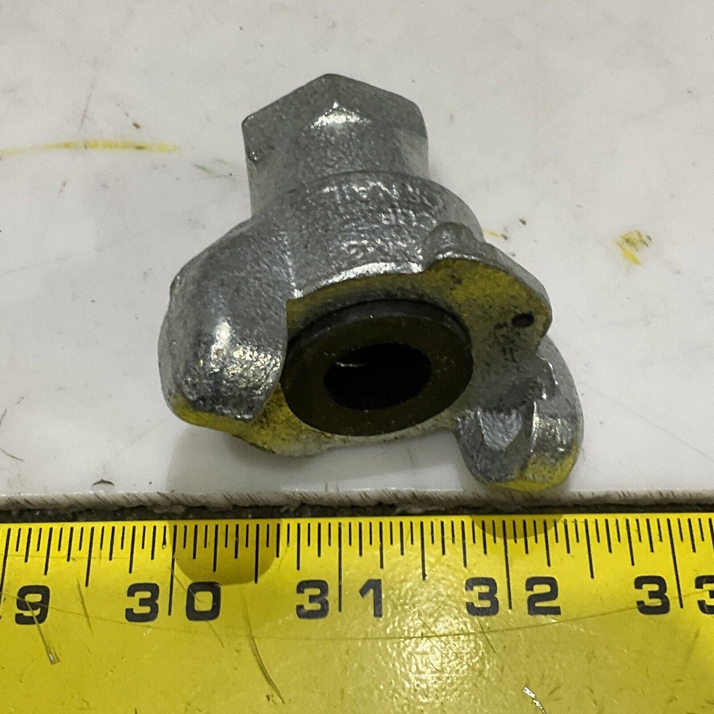 DIXON AM3 IRON AIR KING FEMALE NPT END WITH CLIPS LOT OF 47 373