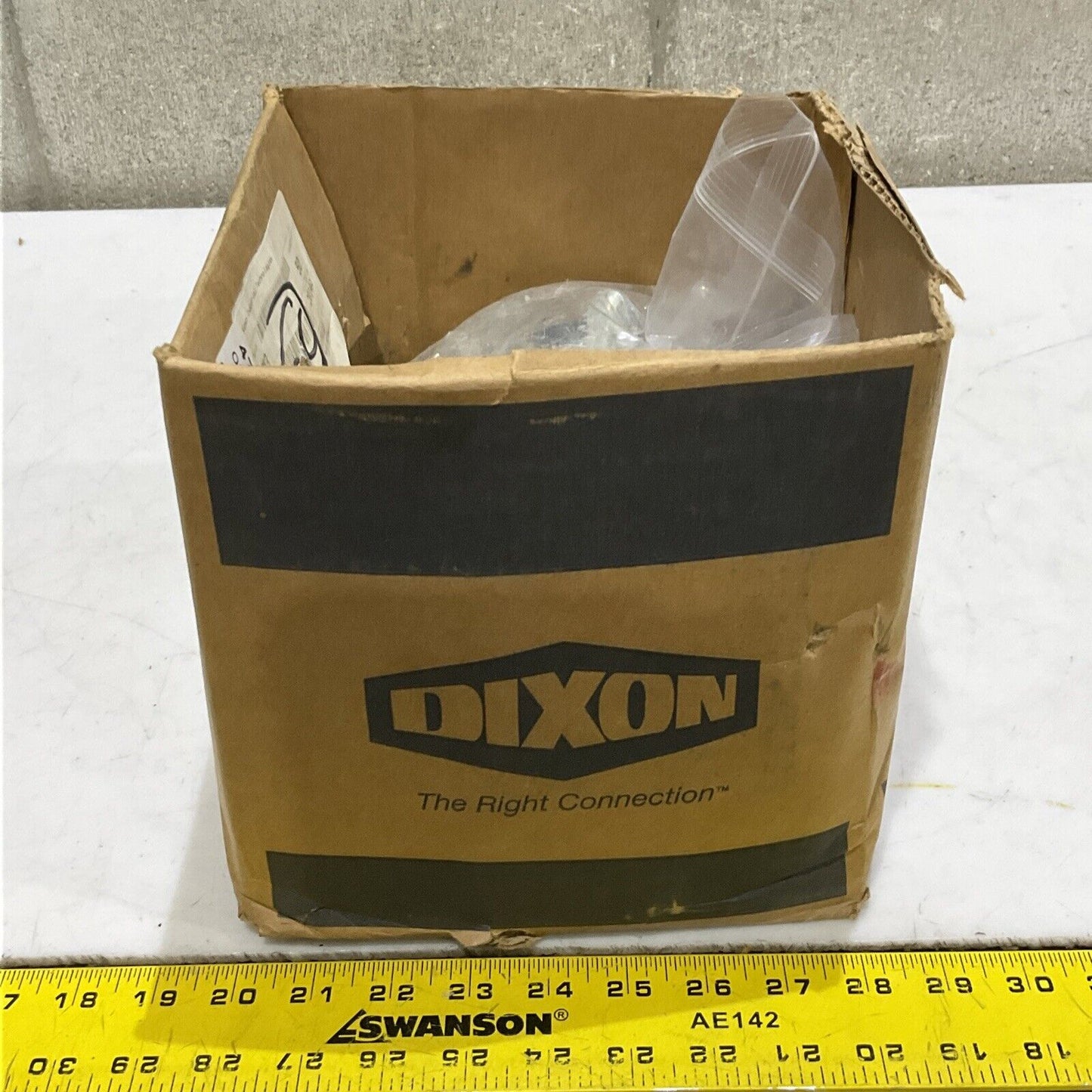 DIXON AM3 IRON AIR KING FEMALE NPT END WITH CLIPS LOT OF 47 373