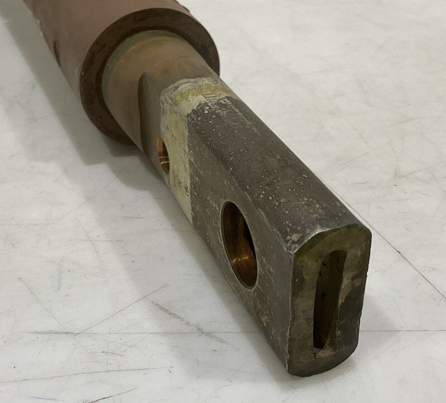 GENERAL ELECTRIC 1200 A 60 KV V FRONT ELECTRICAL BUSHING 373