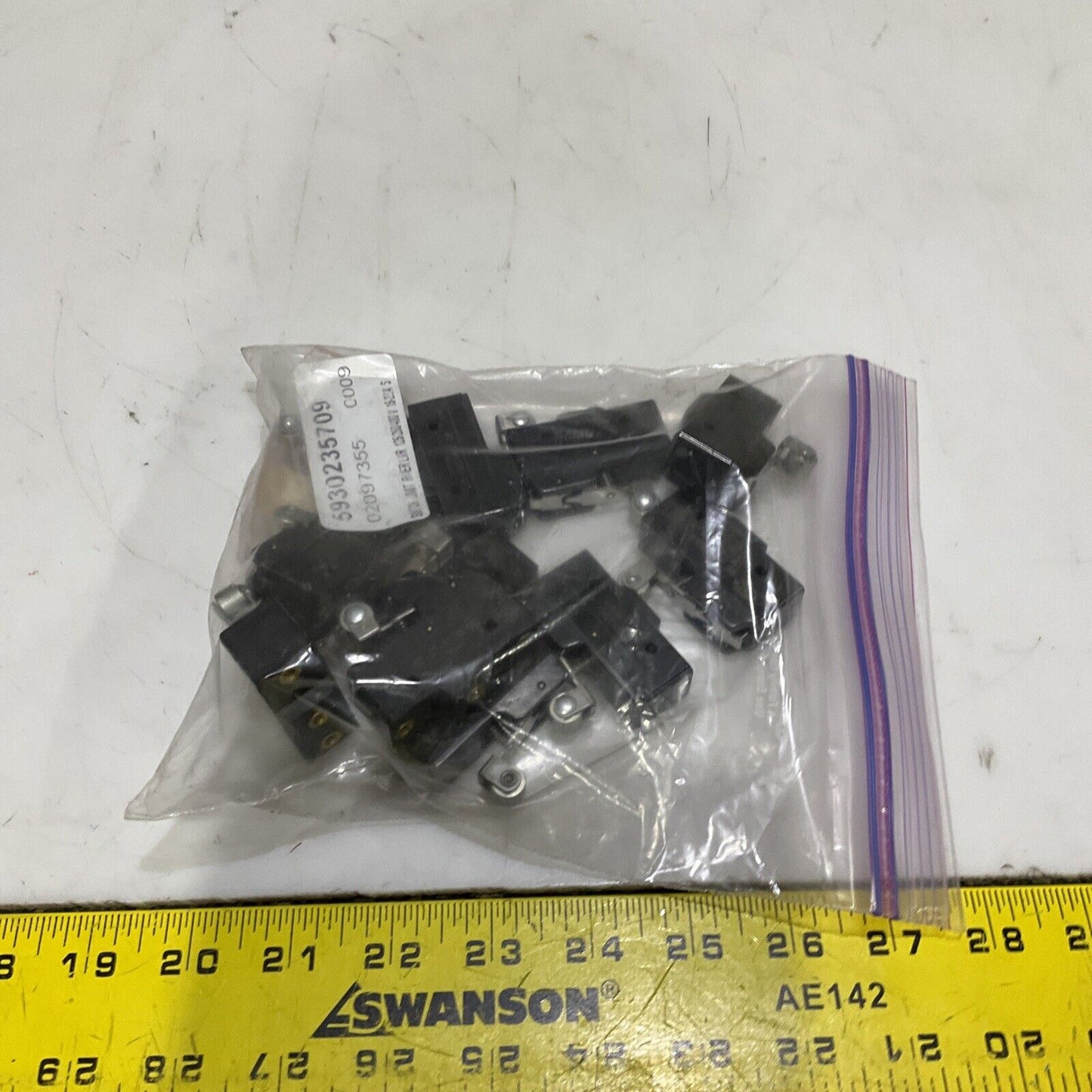 HONEYWELL BZ-2RW82291-A2 INDUSTRIAL ROLLER SNAP ACTION SWITCH LOT OF 11 373