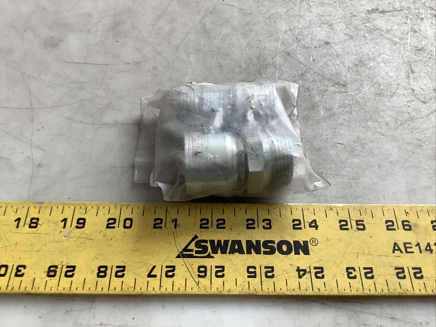 EATON 10Z-20F CRIMP HOSE FITTING MALE SWIVEL 476 - QTY 2