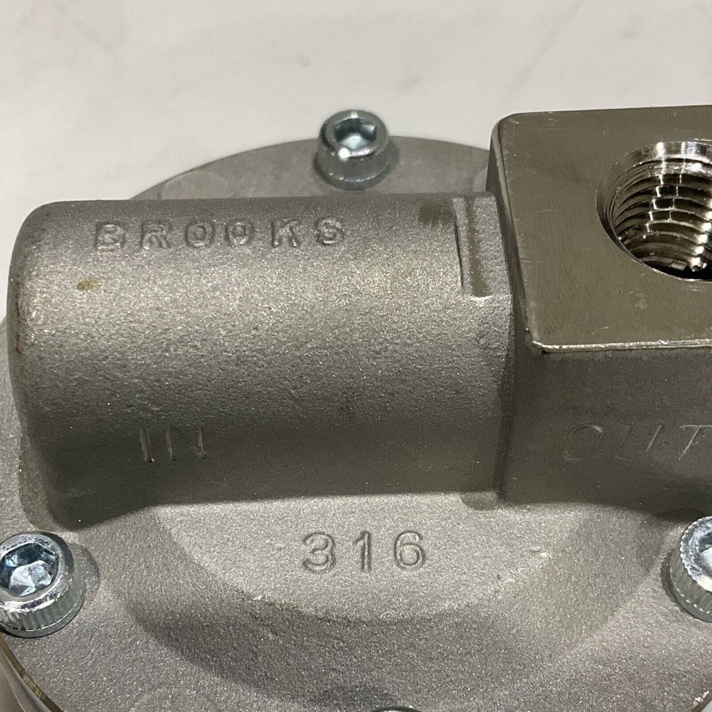 BROOKS INSTRUMENT DIVISION FC8800 8802D3L2B1CA FLOW CONTROLLER 373
