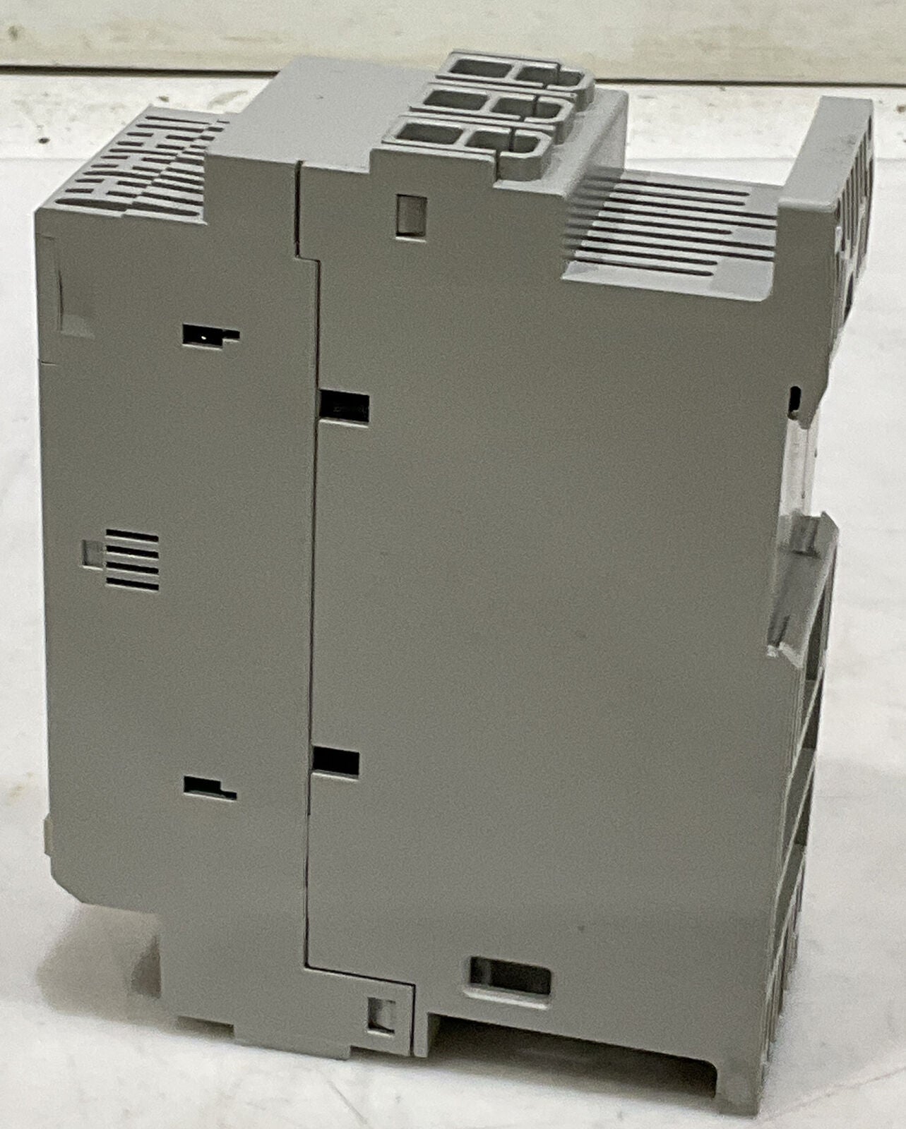 ALLEN-BRADLEY 150-C9NBD SER B SOFT STARTER 373