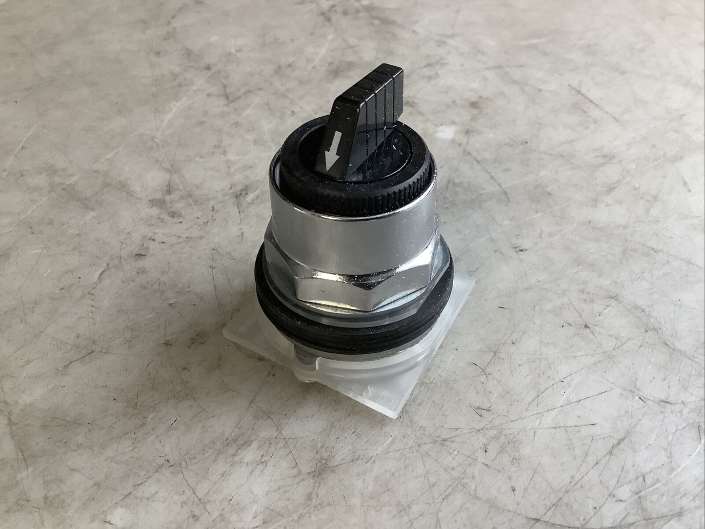 SCHNEIDER 9001KS43B SELECTOR SWITCH 3 POSITION BLACK NOB 373