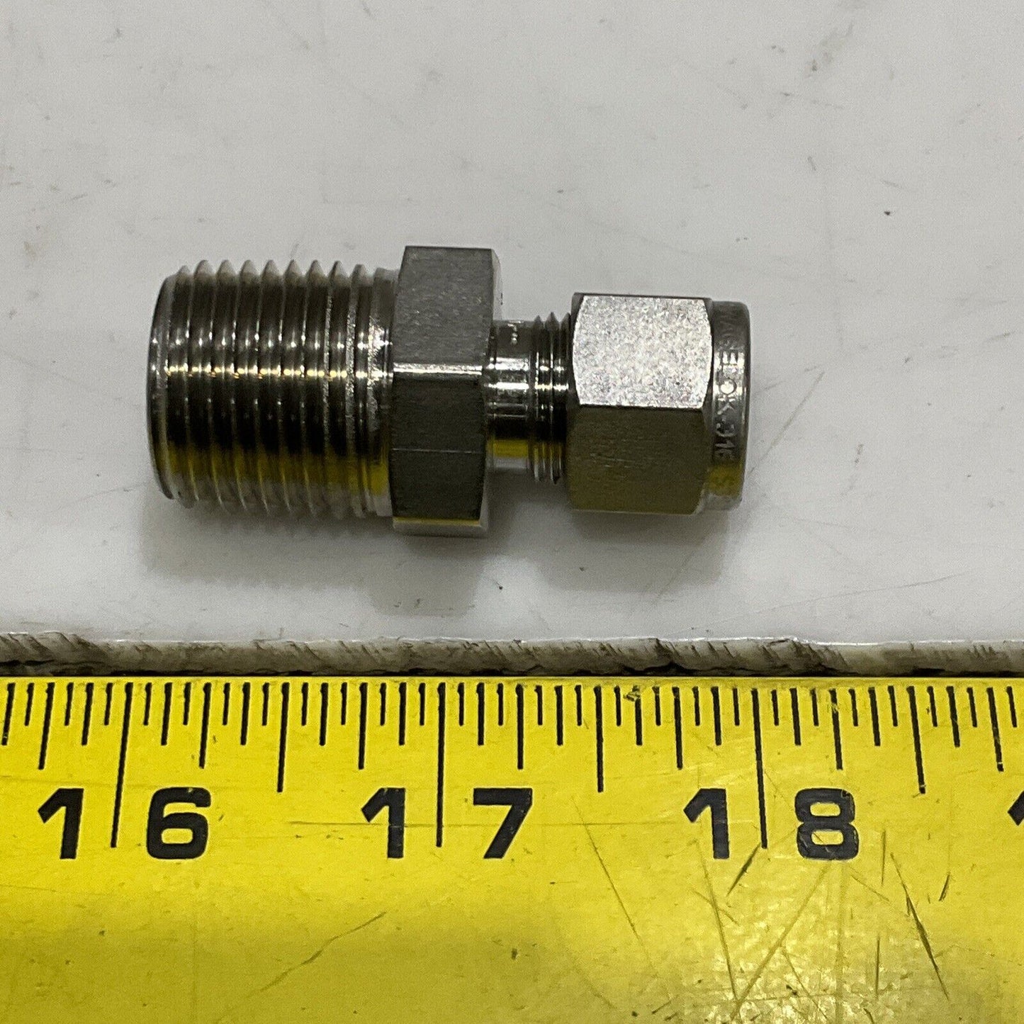 SWAGELOK SS-600-1-8 MALE CONNECTOR 3/8” SWG X 1/2” MNPT LOT OF 10 373