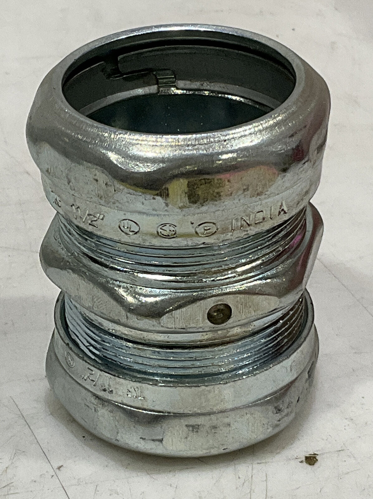 EATON 1 1/2” COUPLING LOT OF 22 373