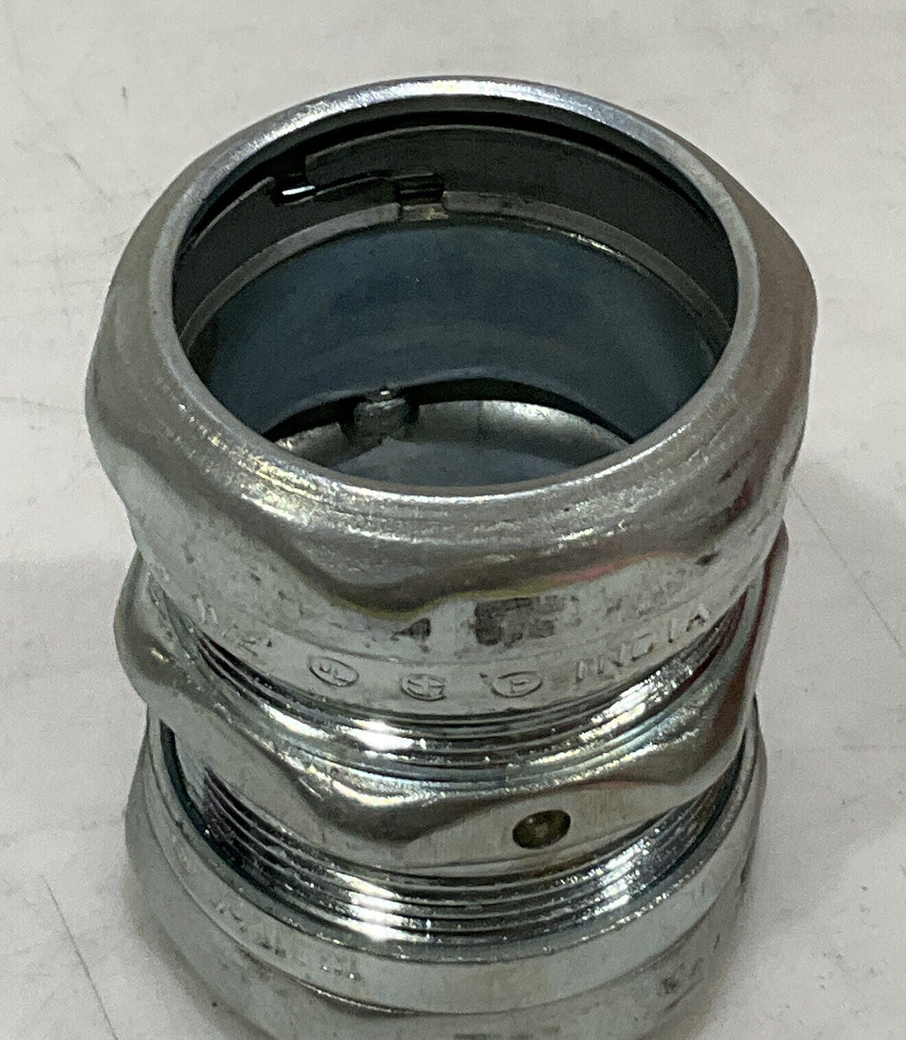 EATON 1 1/2” COUPLING LOT OF 22 373