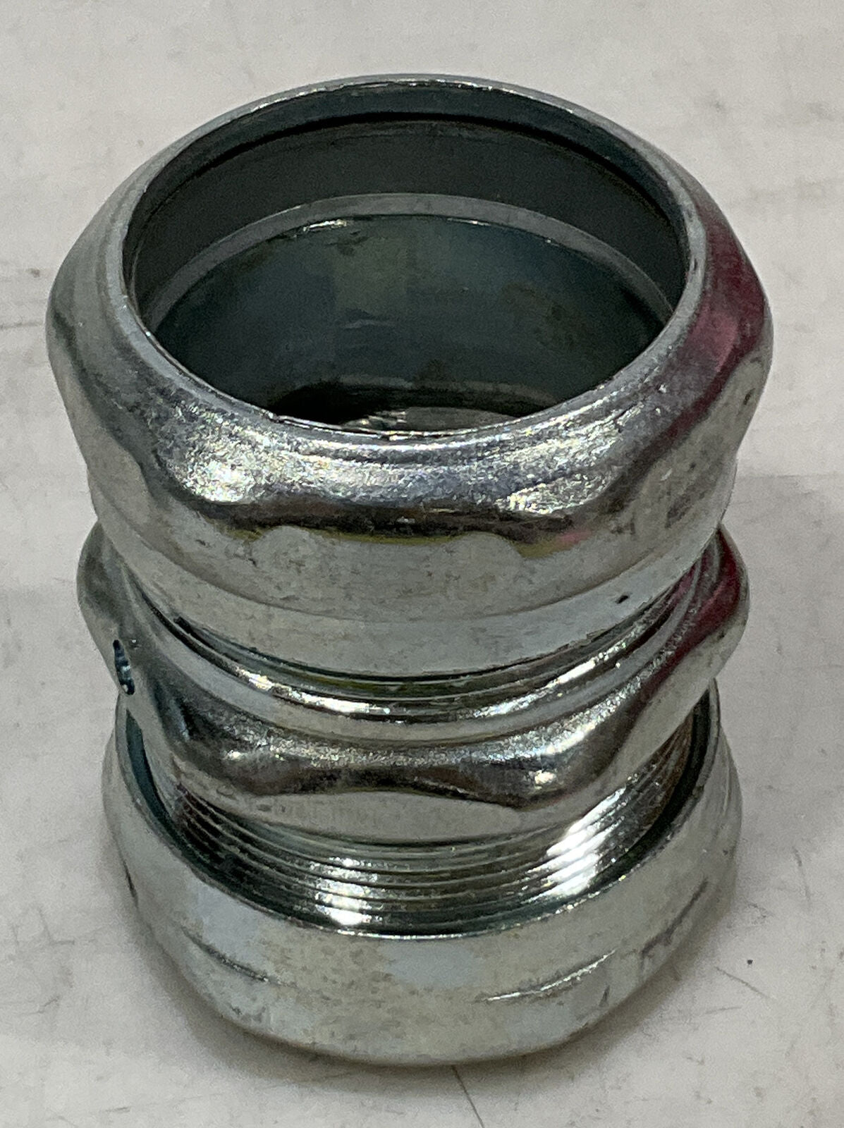 EATON 1 1/2” COUPLING LOT OF 22 373