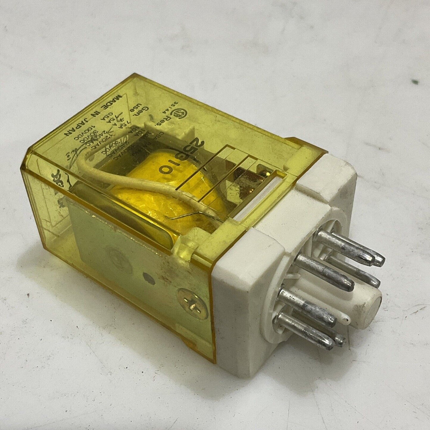 IDEC RR2P-U RELAY 8 PIN LOT OF 4 373