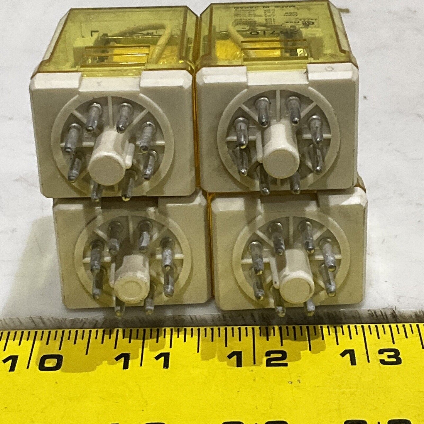 IDEC RR2P-U RELAY 8 PIN LOT OF 4 373