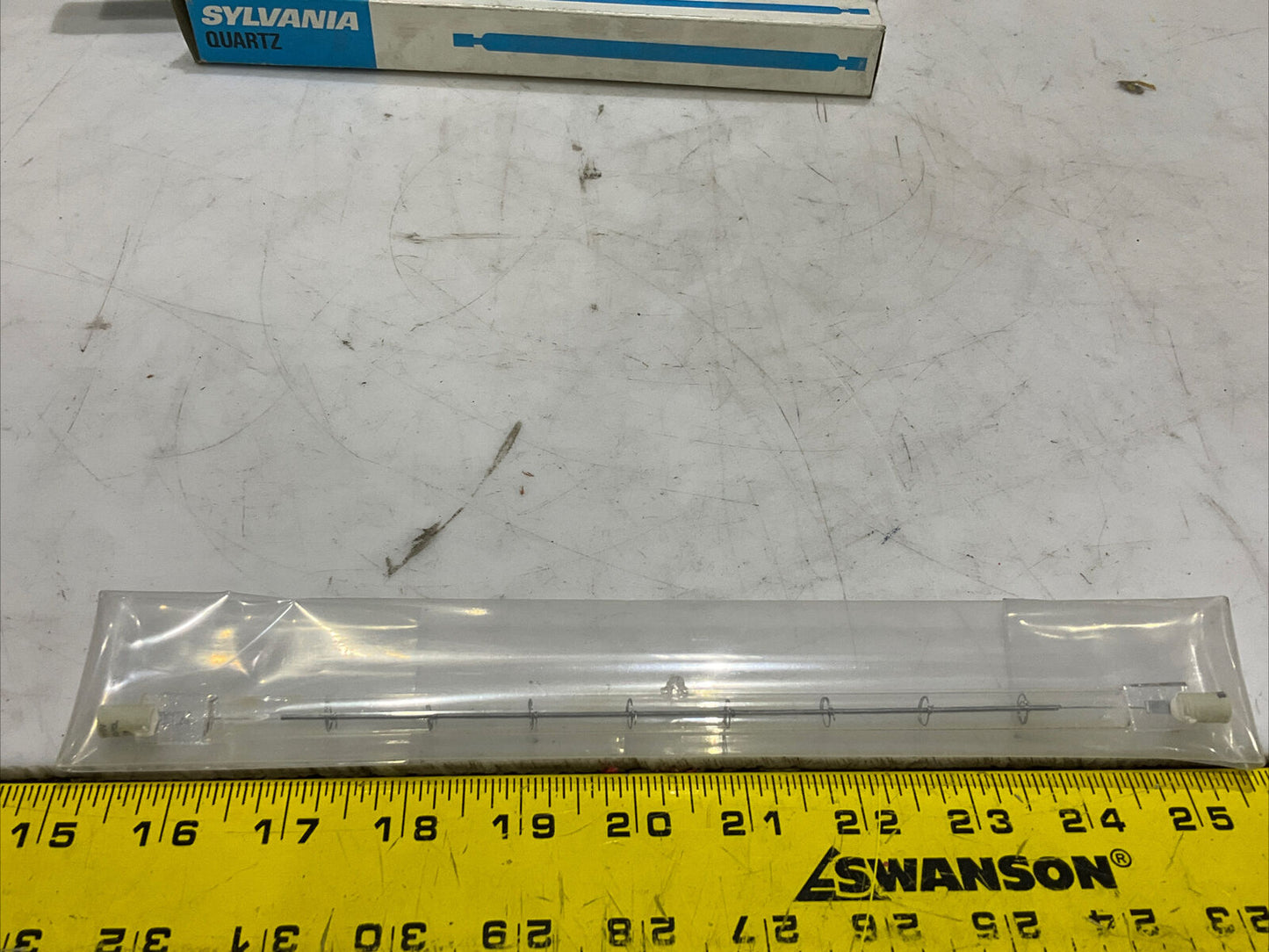 SYLVANIA 58857-2 QUARTZ LAMP 1500W 250V LOT OF 9 373