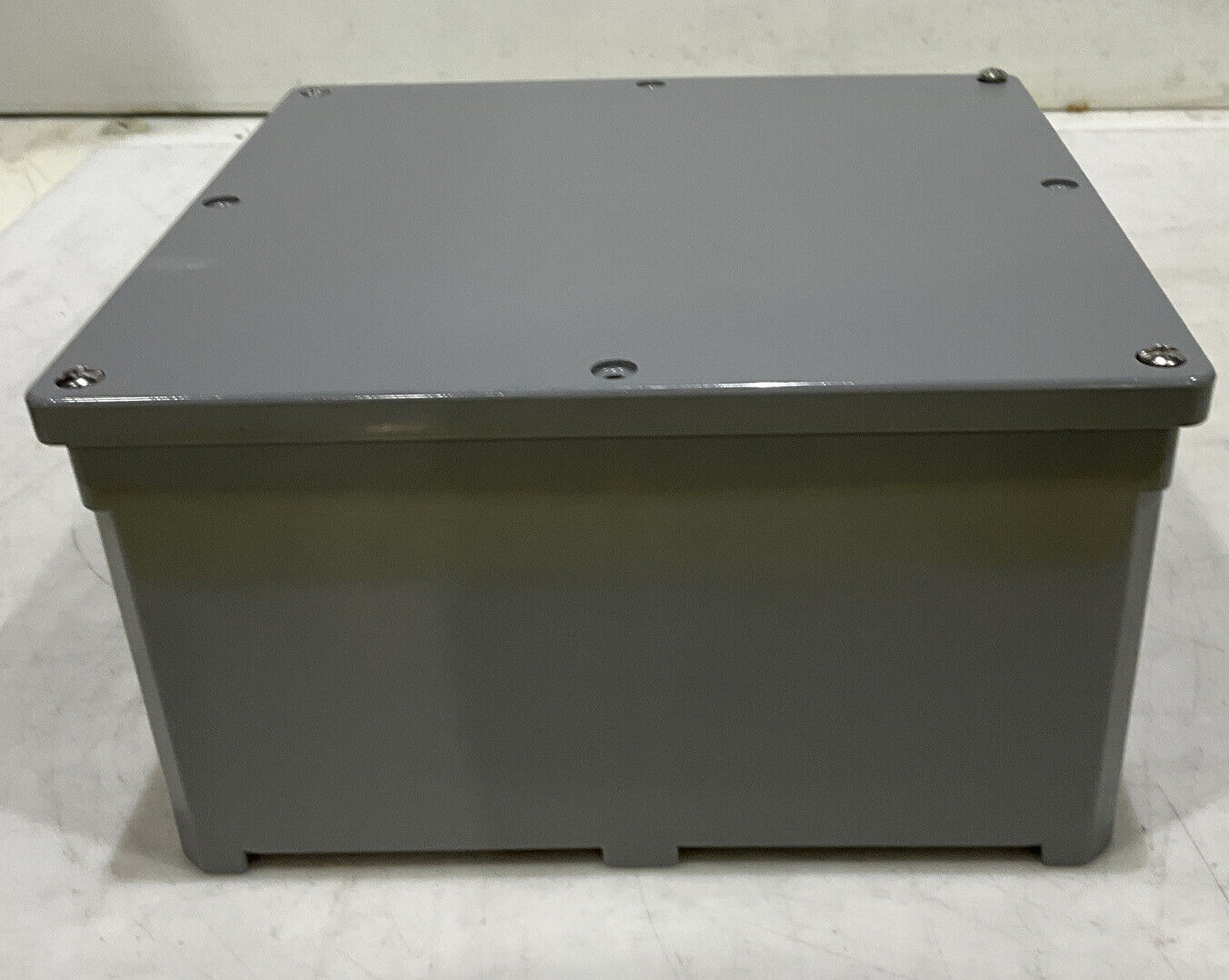 THOMAS AND BETTS E989N-CAR PVC FITTING MOLDED JUNCTION BOX 373