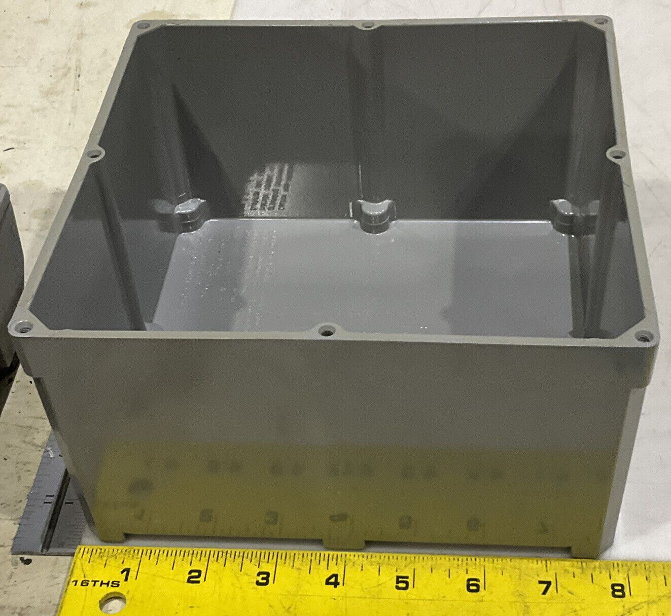 THOMAS AND BETTS E989N-CAR PVC FITTING MOLDED JUNCTION BOX 373