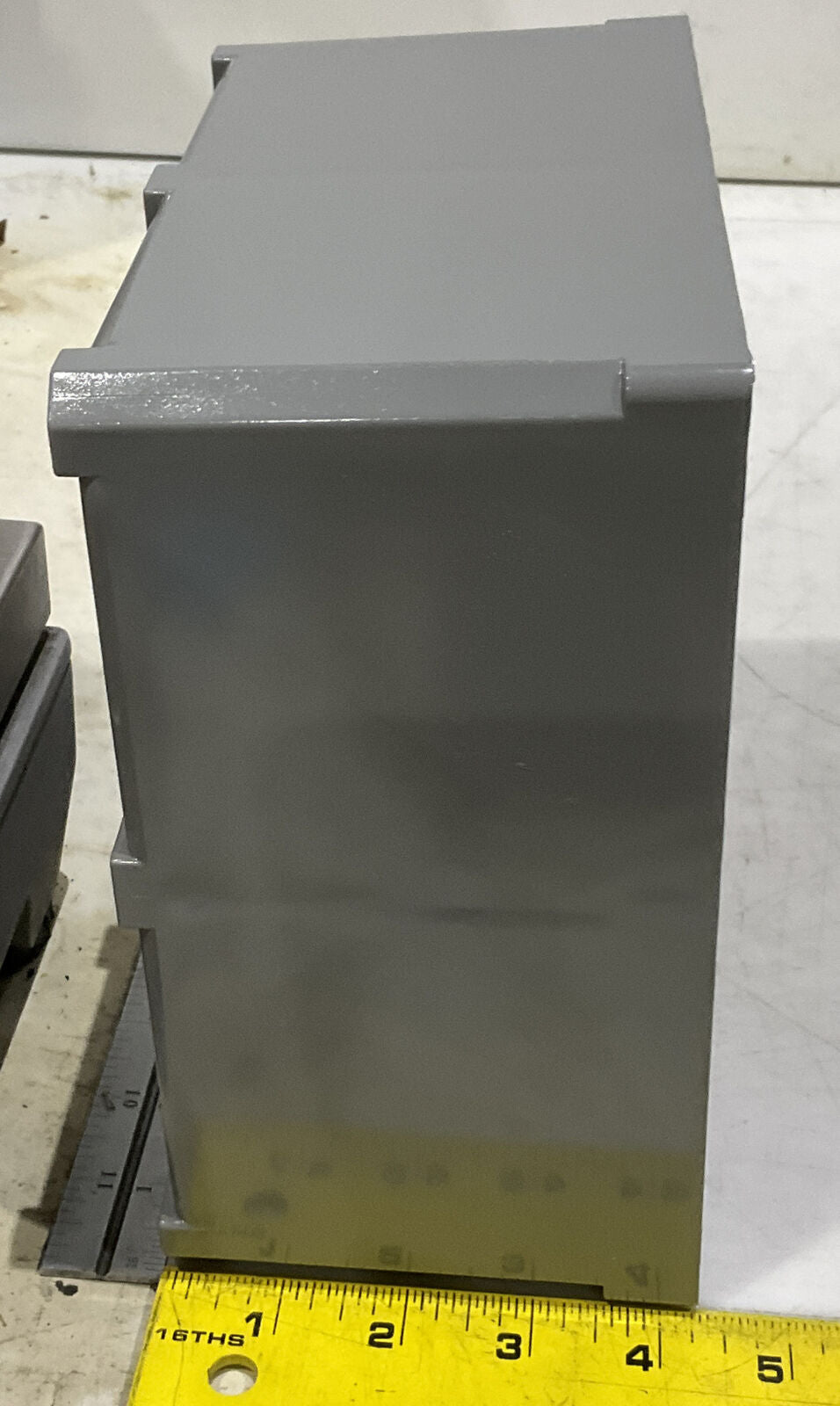 THOMAS AND BETTS E989N-CAR PVC FITTING MOLDED JUNCTION BOX 373