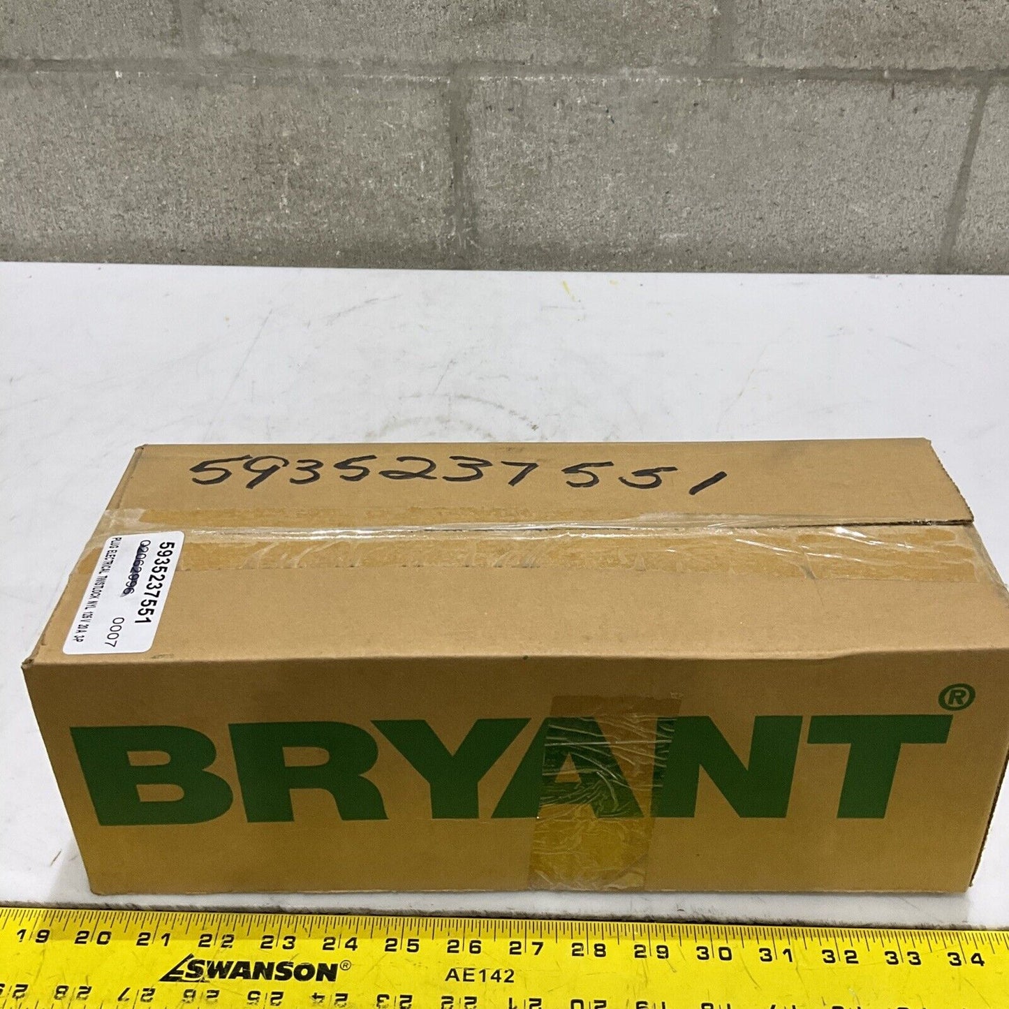 HUBBELL BRYANT 70520NP LOCKING PLUG 2P 3W LOT OF 10 373