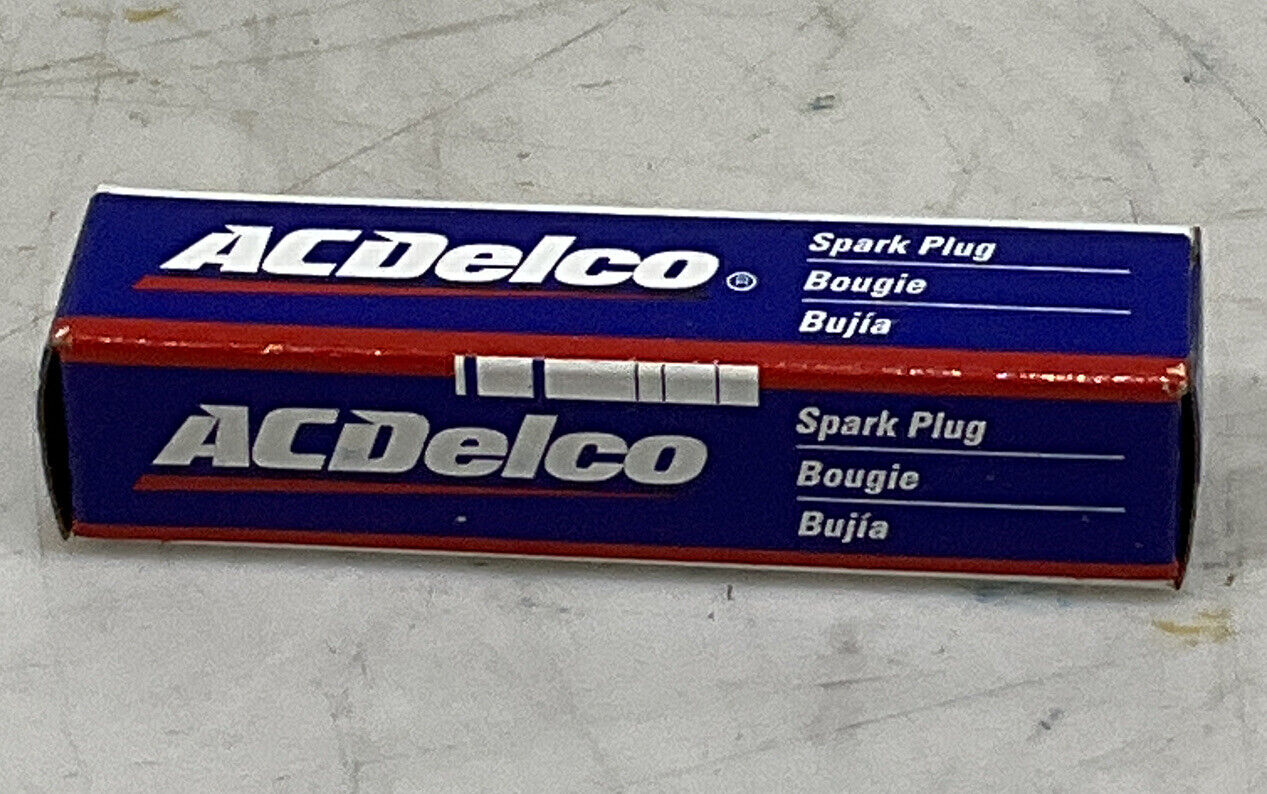 ACDELCO R43TS SPARK PLUG LOT OF 8 373