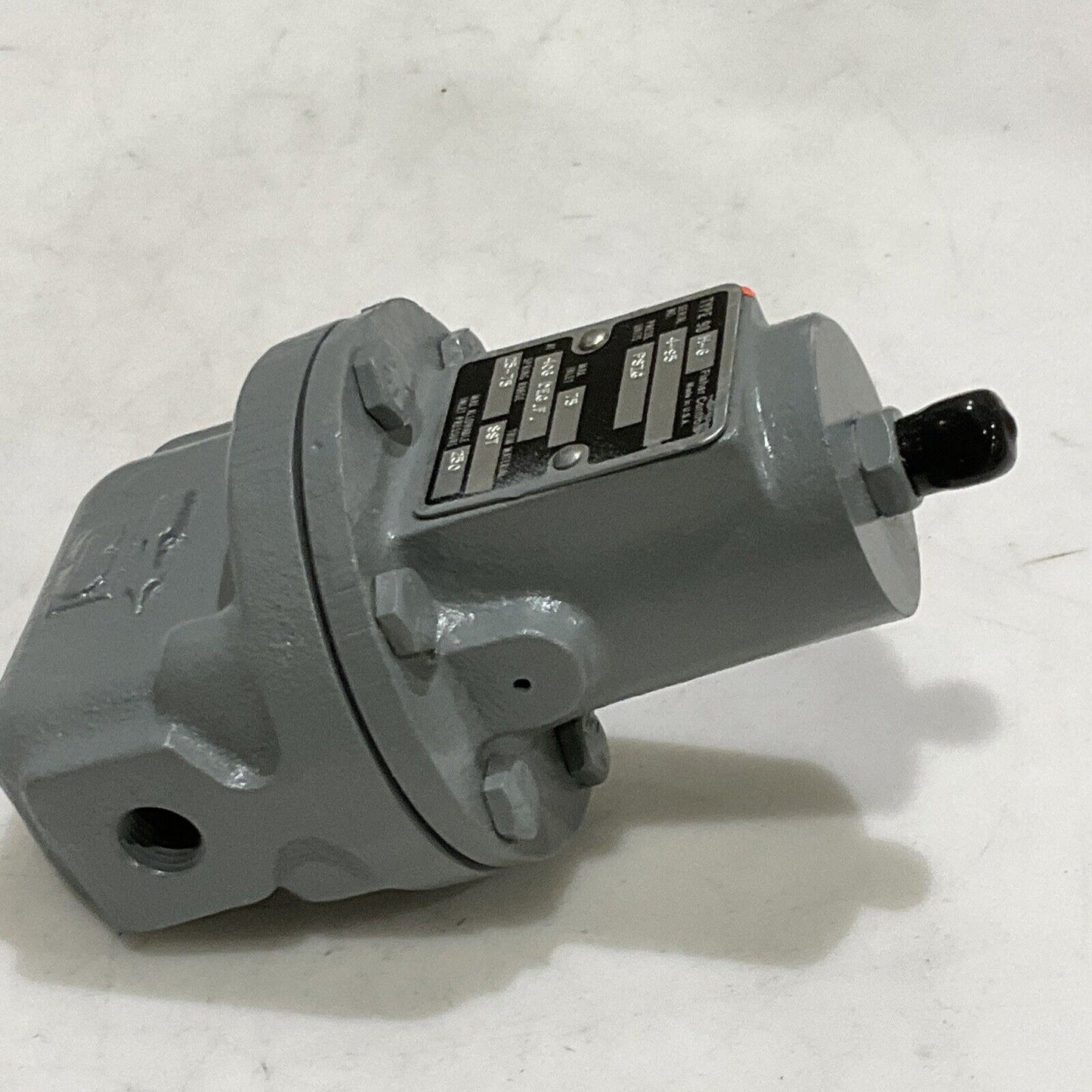 FISHER 98H-6 FUEL OIL PRESSURE REGULATOR TYPE 98 H-6 250 PSI 373