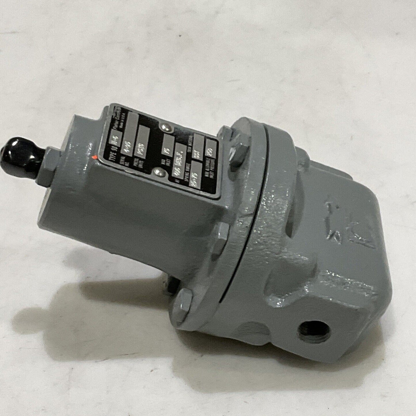 FISHER 98H-6 FUEL OIL PRESSURE REGULATOR TYPE 98 H-6 250 PSI 373