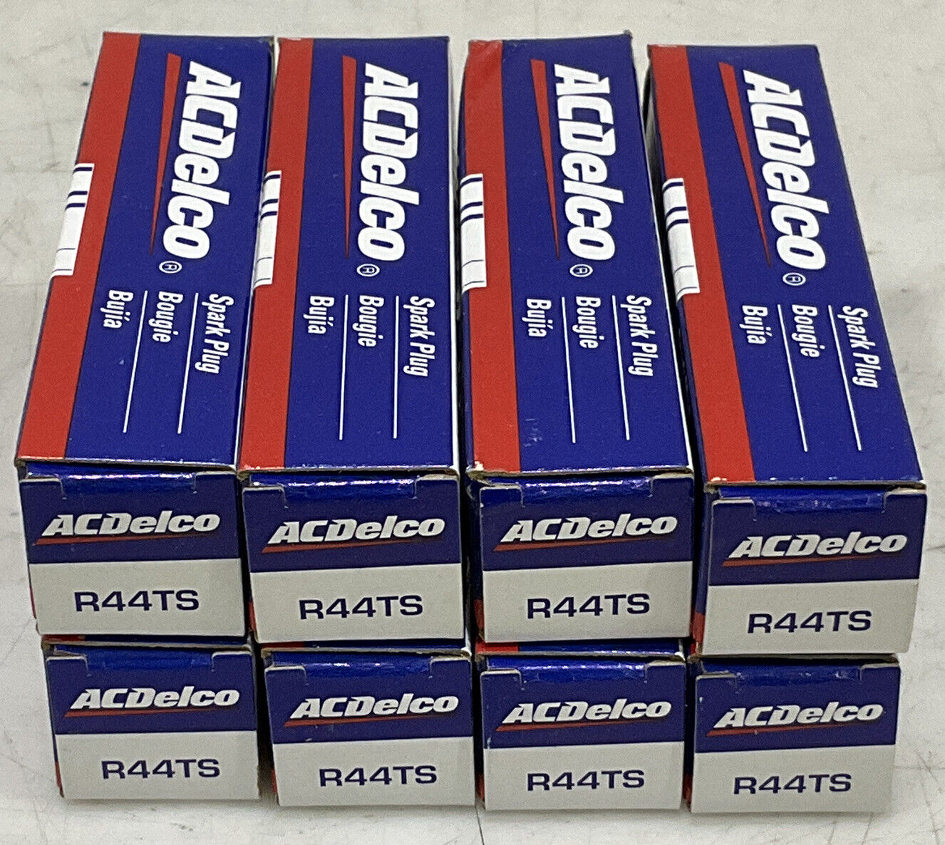 ACDELCO R44TS SPARK PLUG LOT OF 8 373
