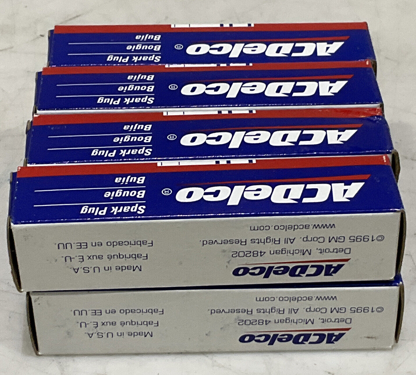 ACDELCO R44TS SPARK PLUG LOT OF 8 373