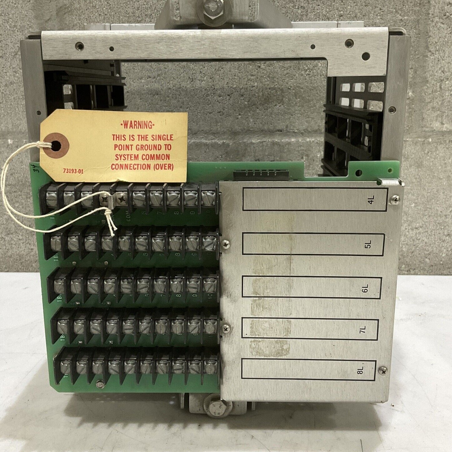 BENTLY NEVADA CORP. 90060-02 RACK CHASSIS 373
