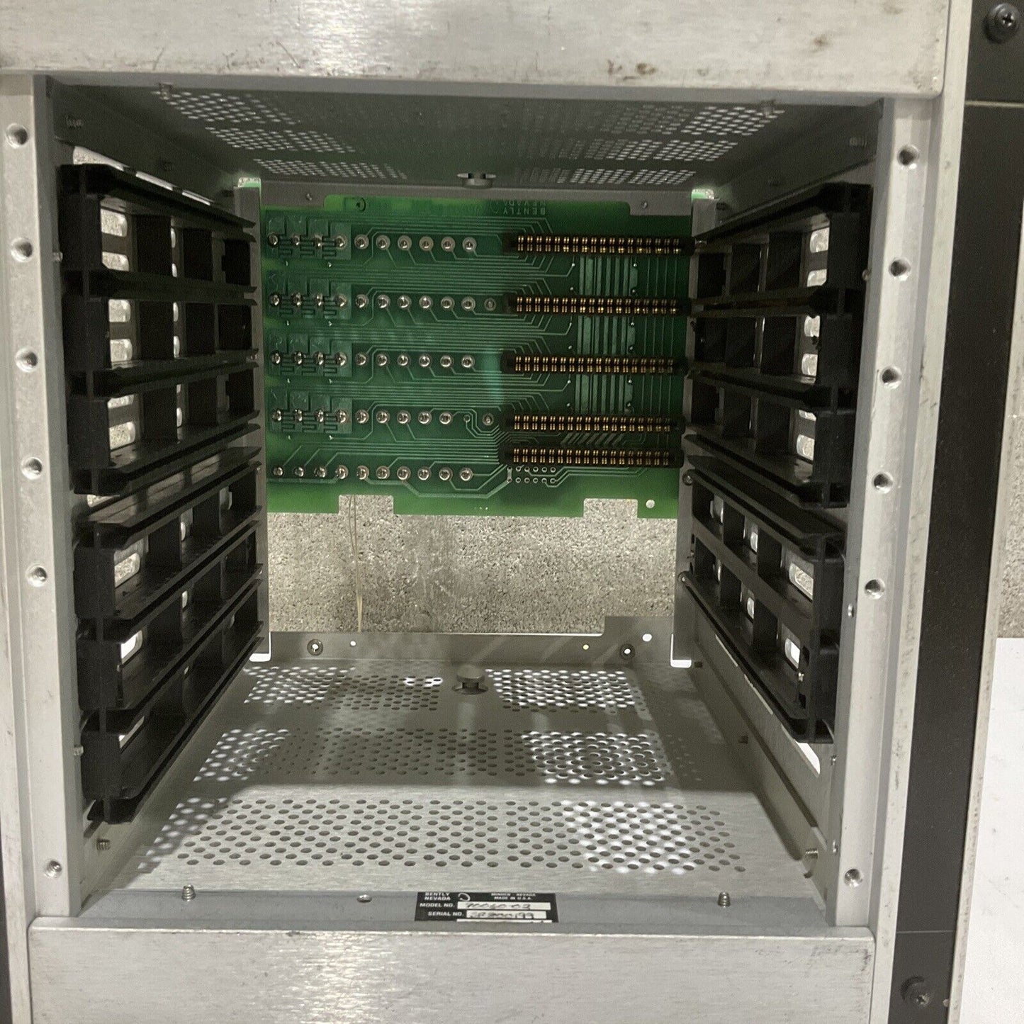 BENTLY NEVADA CORP. 90060-02 RACK CHASSIS 373