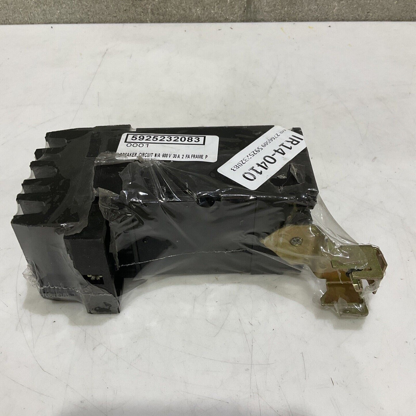 SQUARE D FH26030AC THERMAL-MAGNETIC CIRCUIT BREAKER 30A 60HZ 600VAC 250VDC 373