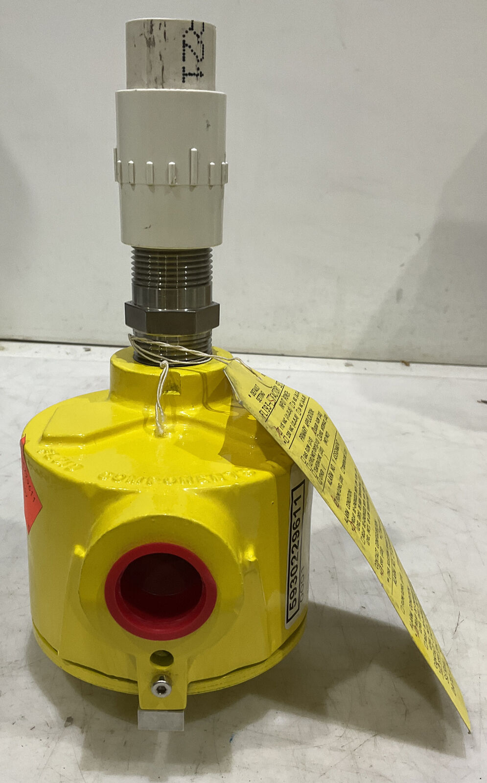 FLUID COMPONENTS INTERNATIONAL FLT93S-1A1A202C1B00000 FLOW SWITCH 373