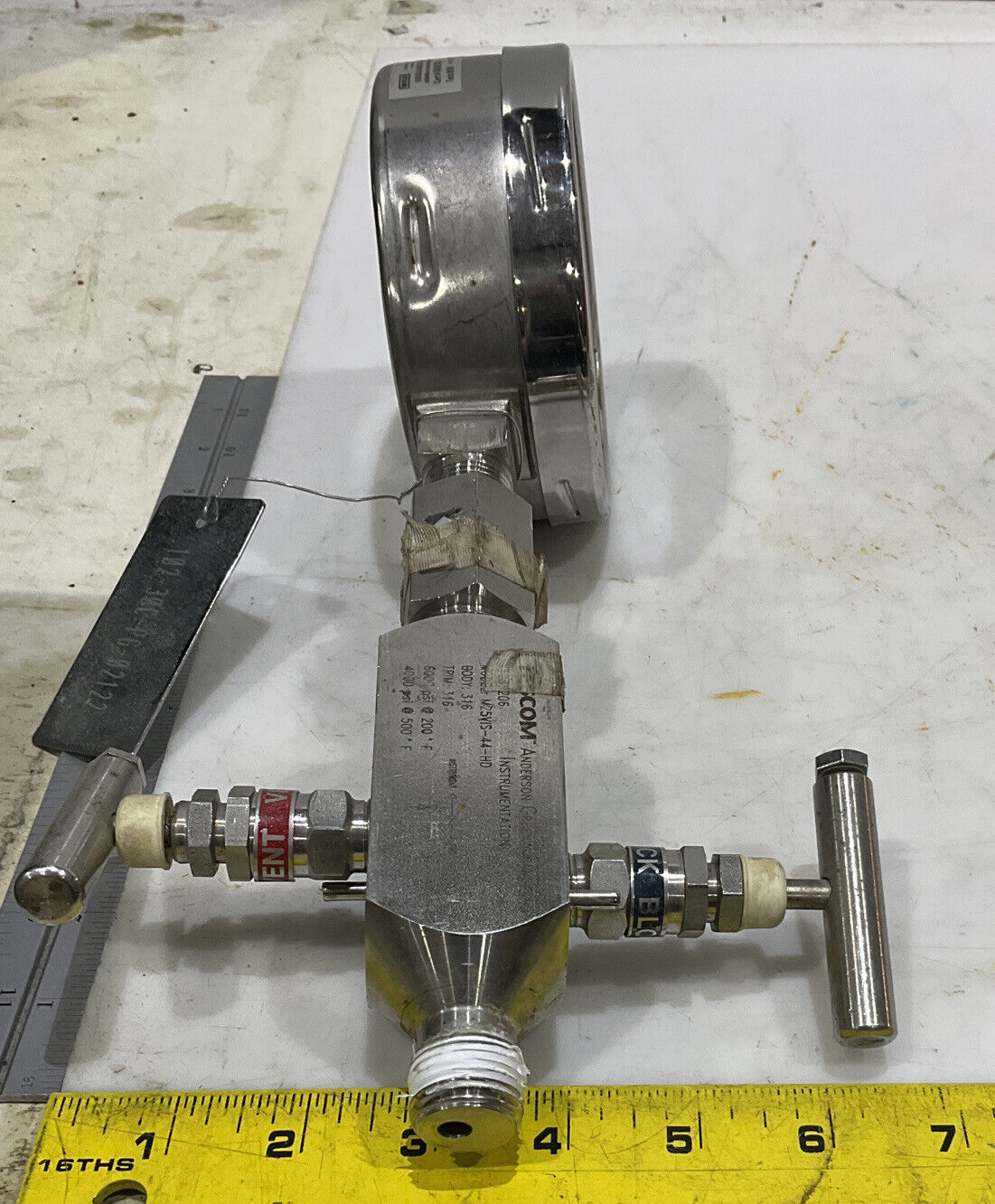 TESCOM M25VIS-44-HD BLOCK AND BLEED NEEDLE VALVE 0-2000 PSI 881