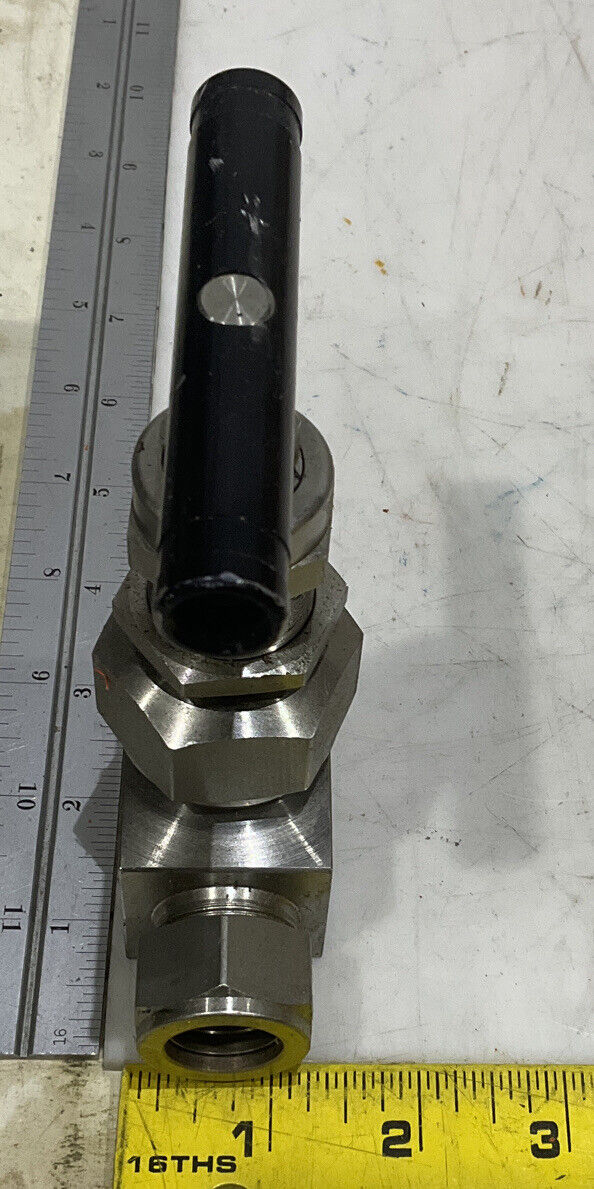 SWAGELOK SS-12NBS12 UNION BONNET NEEDLE VALVE 373