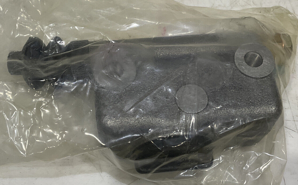 NAPA 1315058 MASTER CYLINDER 881