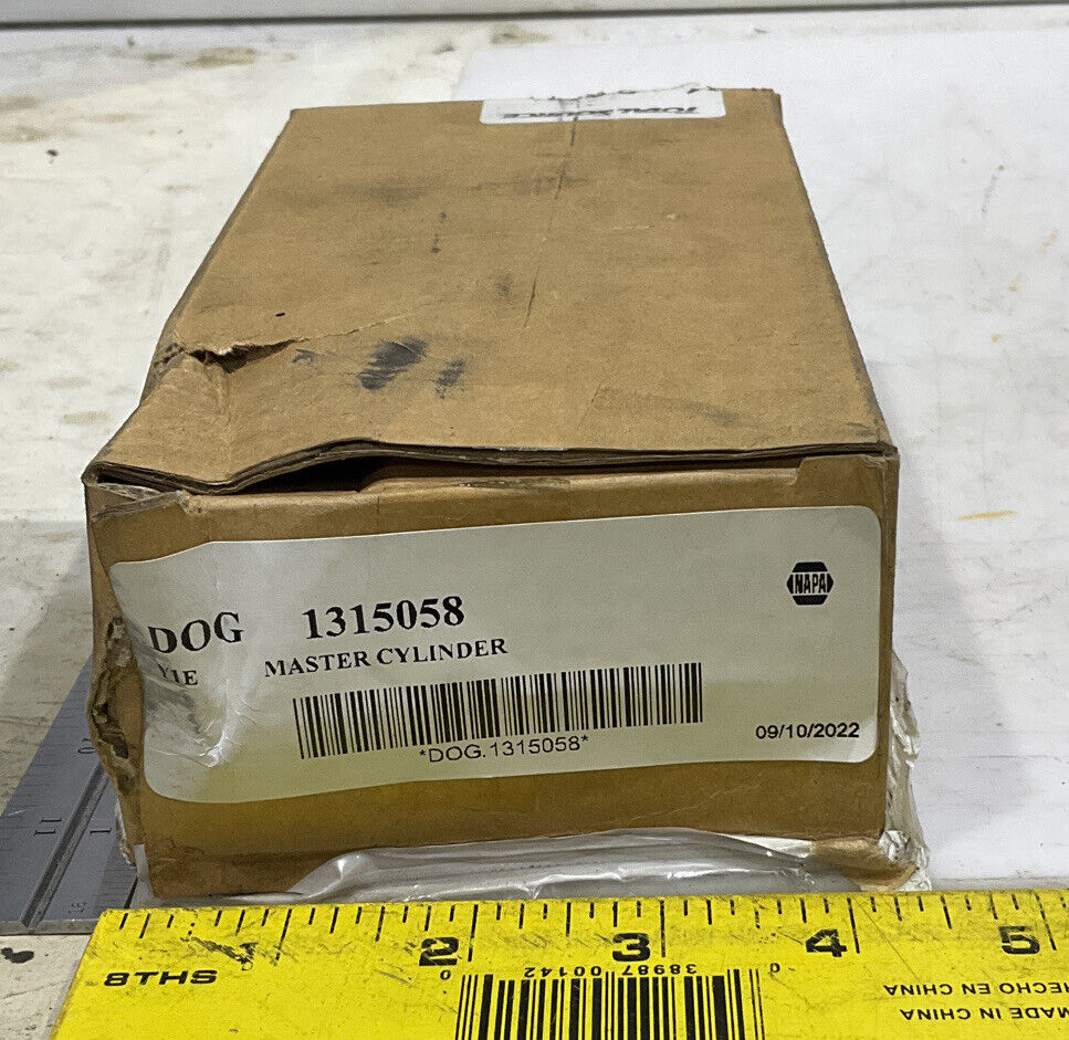 NAPA 1315058 MASTER CYLINDER 881