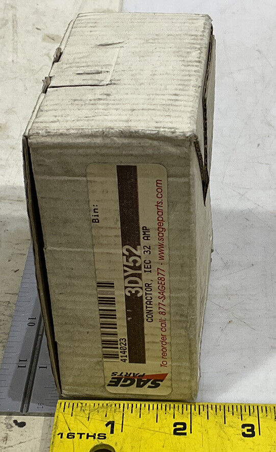SQUARE D LC1D32 CONTACTOR 881