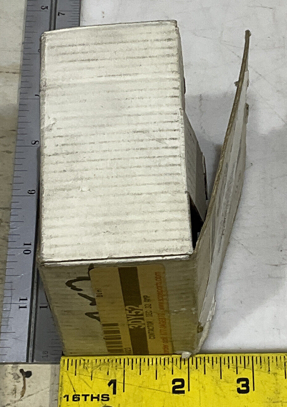 SQUARE D 3DY52 CONTACTOR LC1D32 881