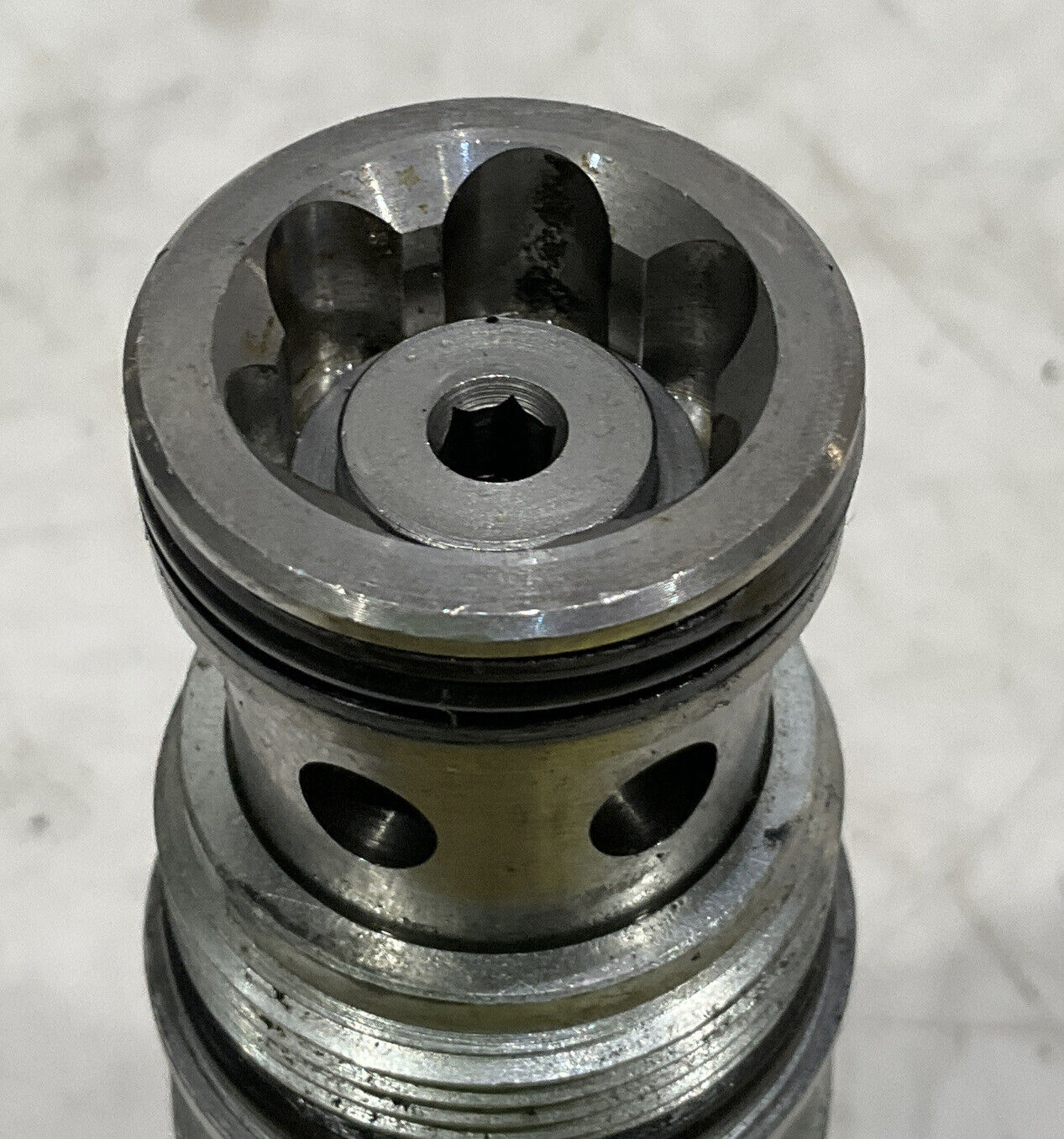 SUN HYDRAULICS 9GF6 LKHOLDN HYDRAULIC VALVE 881