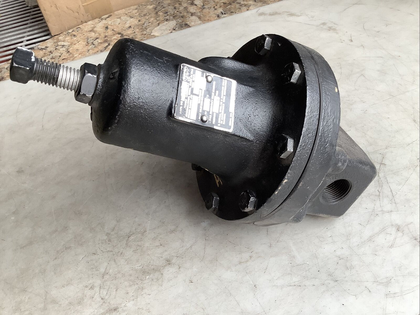 FISHER H-22 11-82 98H-22 BACKPRESSURE REGULATOR COMP 70-140PSI 373