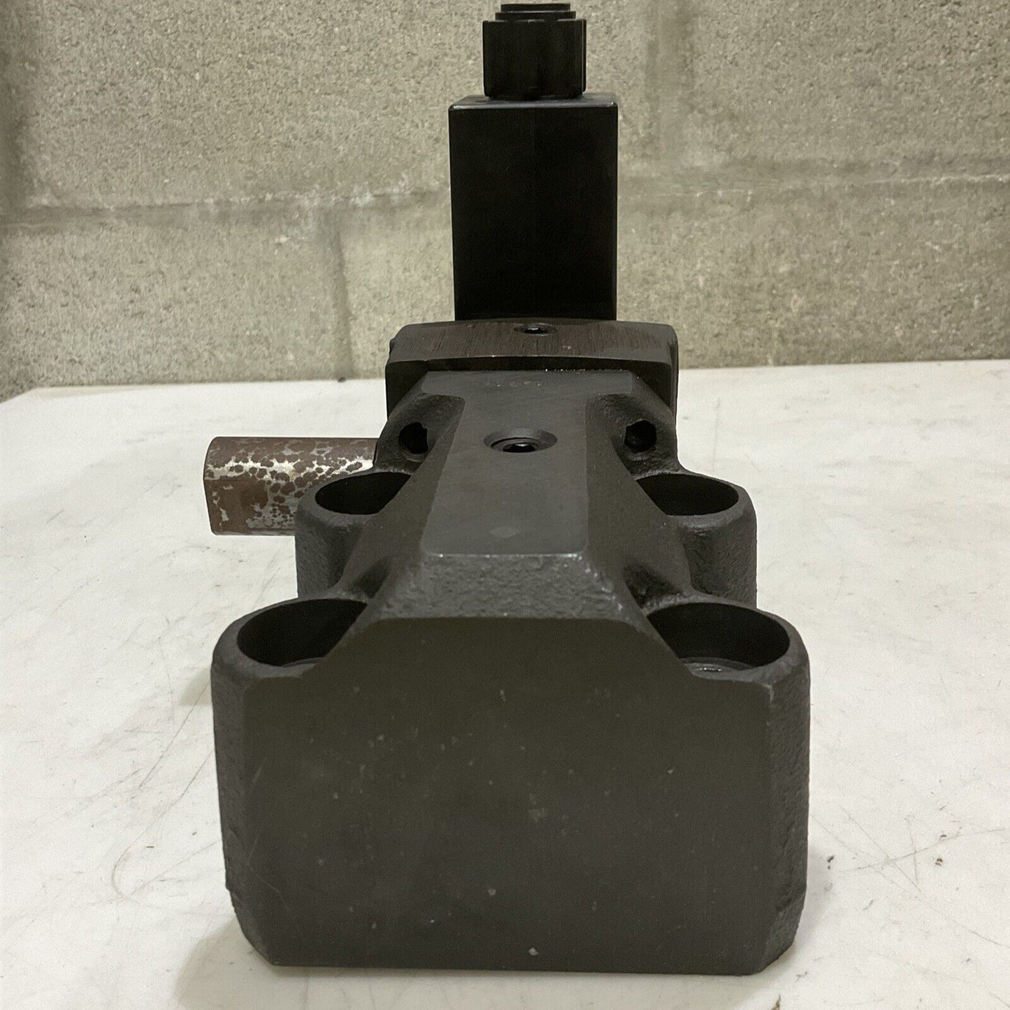 PARKER R6V2DFHV54X2252 HYDRAULIC DIRECTIONAL CONTROL VALVE 120V .20A 3000PSI 373