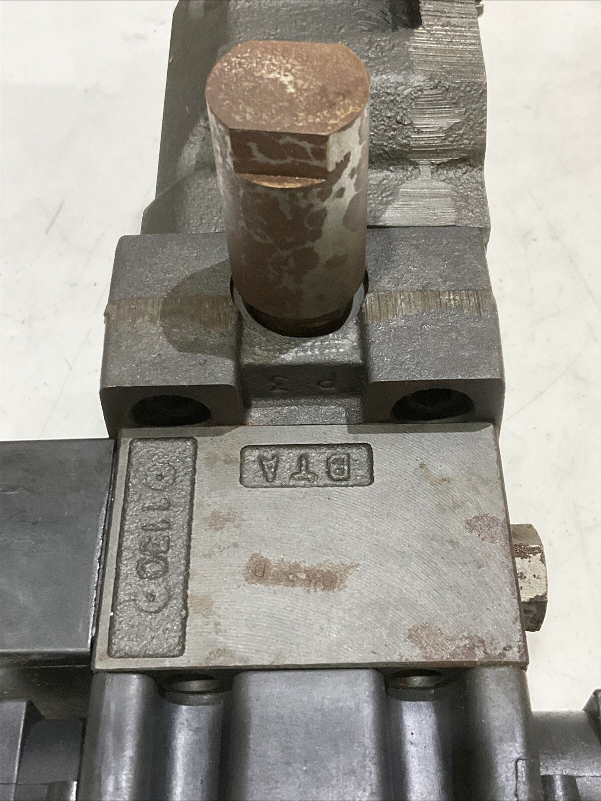 PARKER R6V2DFHV54X2252 HYDRAULIC DIRECTIONAL CONTROL VALVE 120V .20A 3000PSI 373