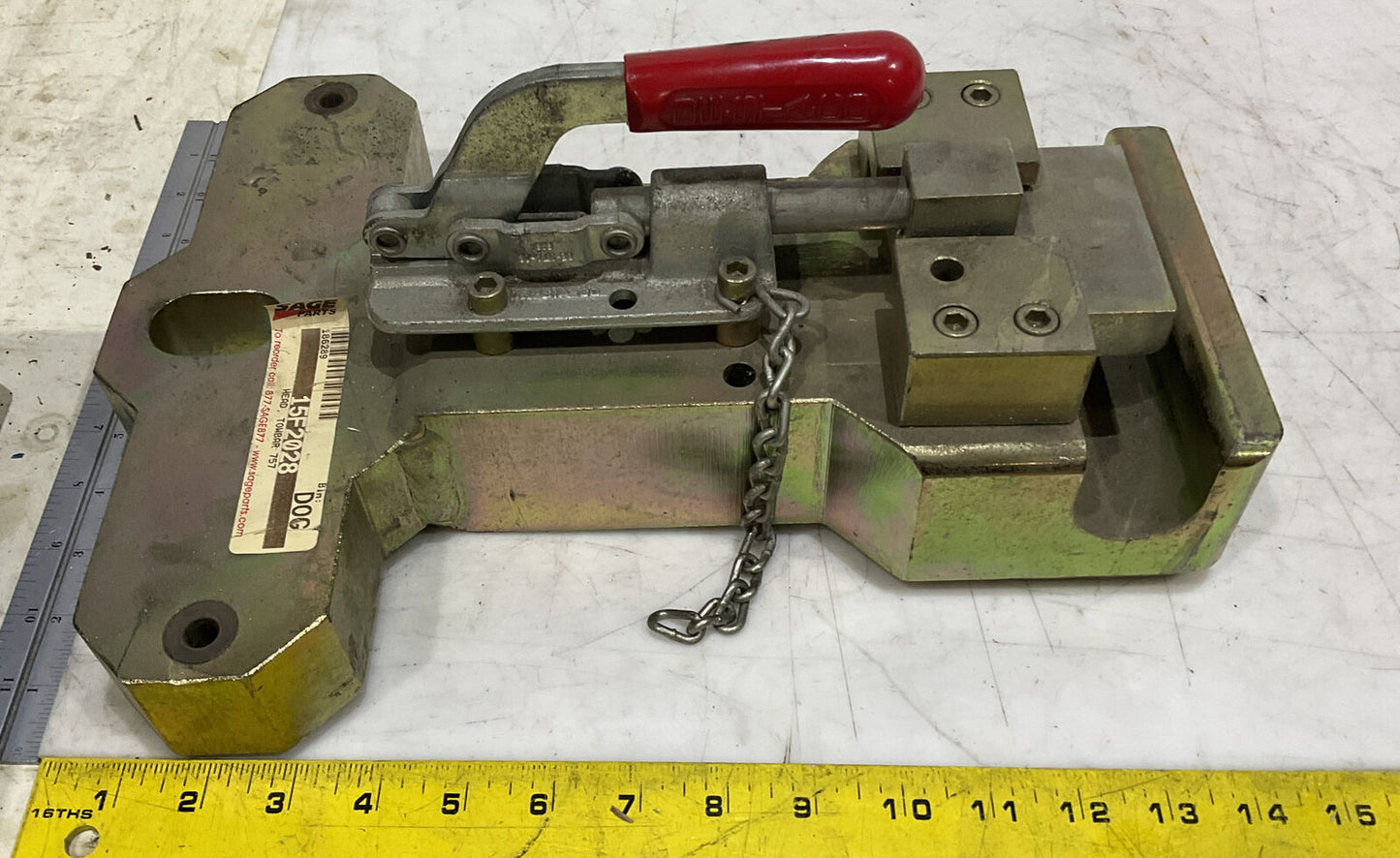 DELTA AIRCRAFT TUGGER 757 15F2028 TOWBAR HEAD 881