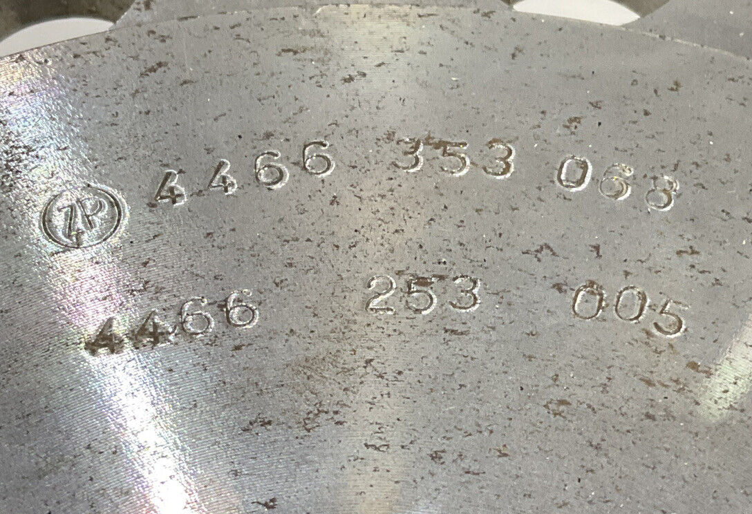 TUG 4466 253 005 4466 353 068 STEERING HUB 881