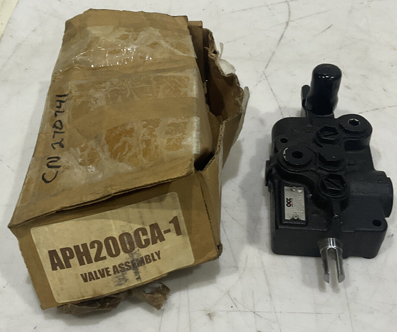 QCC SAUER DANFOSS 153E3587 156B2457 DIRECTIONAL CONTROL VALVE 881
