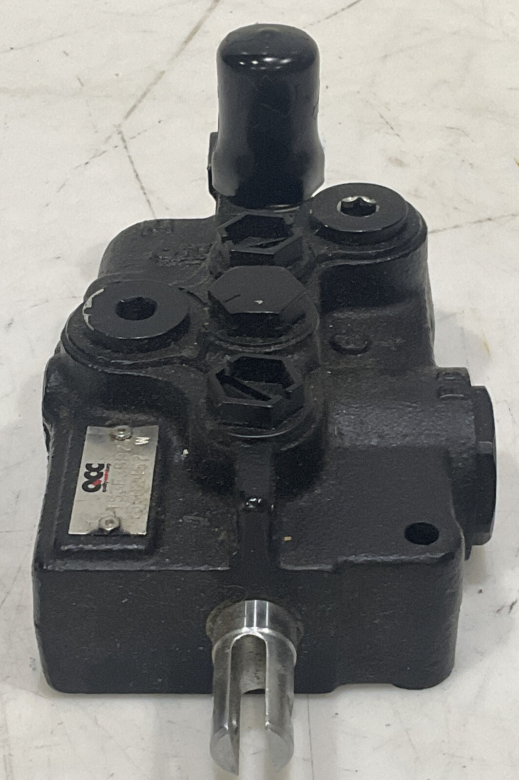 QCC SAUER DANFOSS 153E3587 156B2457 DIRECTIONAL CONTROL VALVE 881