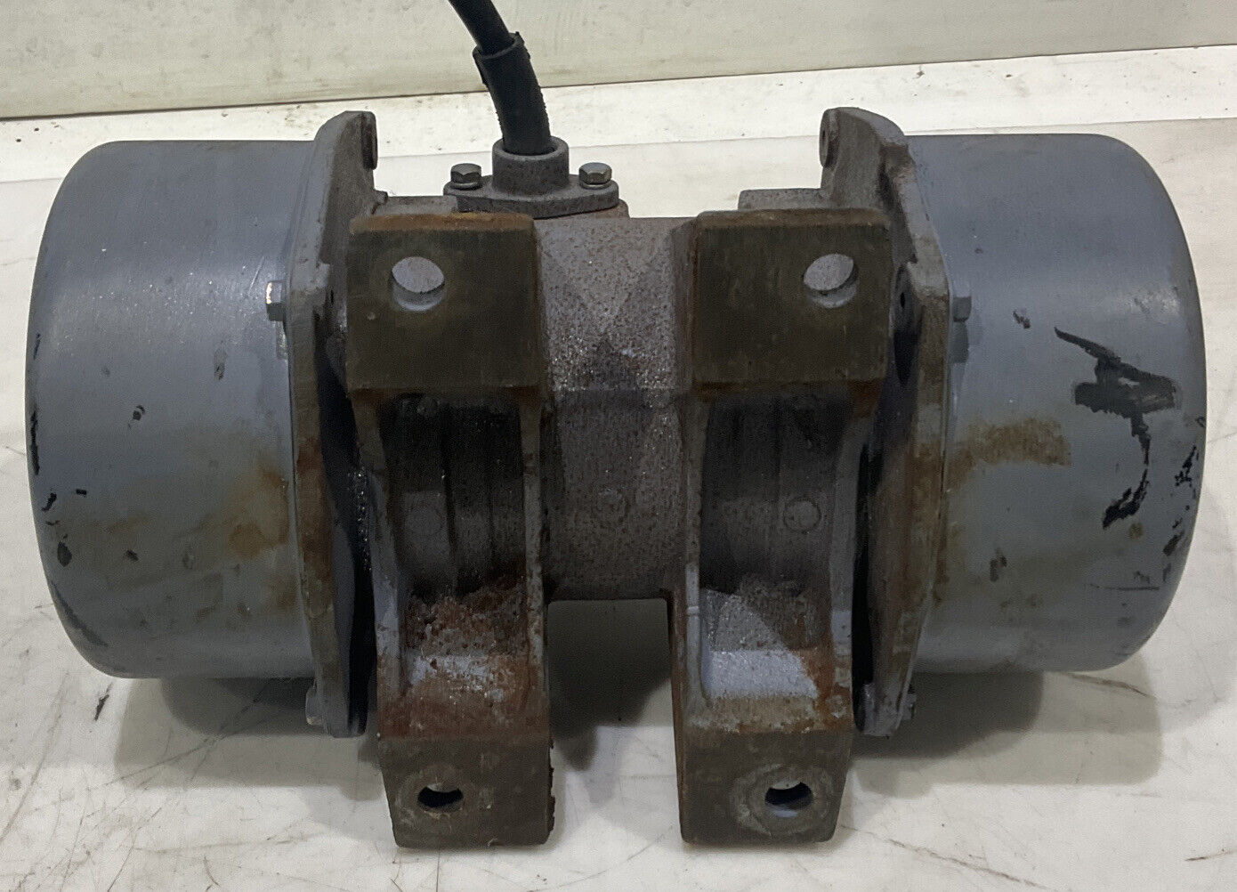 CLEVELAND VIBRATOR COMPANY RE-6-4B 230-460V VIBRATOR 876